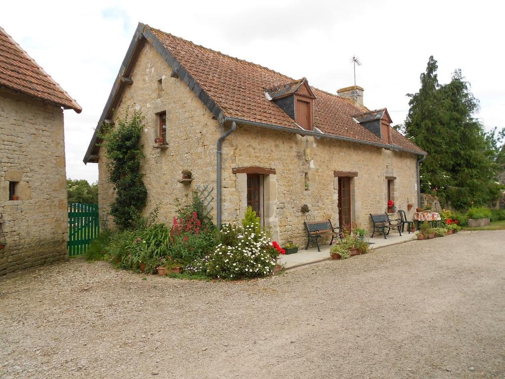 Ferme Manoir La Fiere Bed & Breakfast Sainte-Mere-Eglise Exterior photo